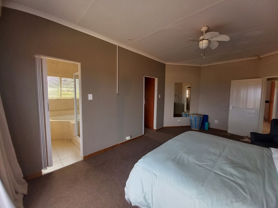 5 Bedroom Property for Sale in Cashan North West